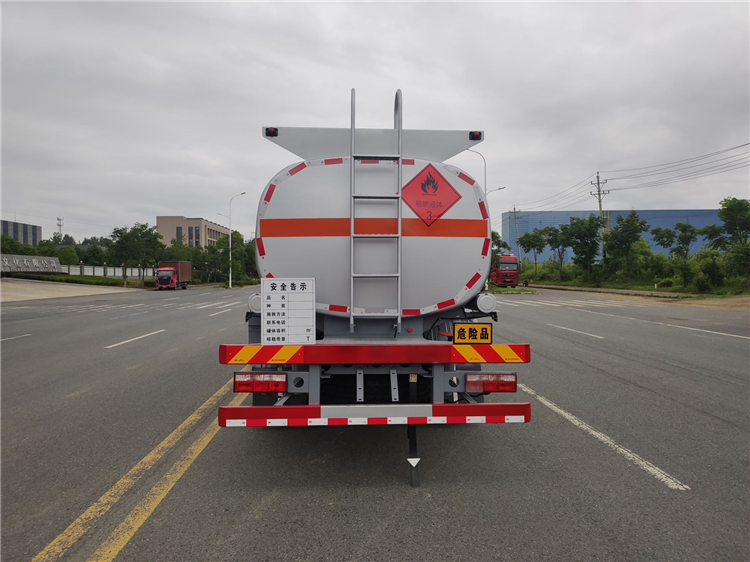 Dongfeng D9 4x2 15000L Fuel Tank Truck