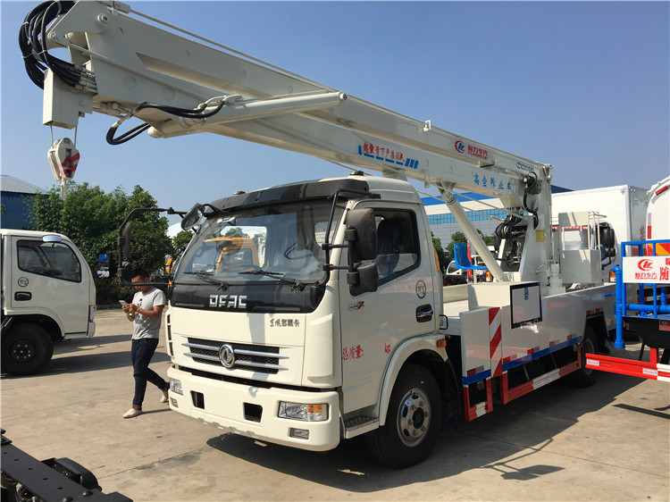 Dongfeng 4x2 18M Aerial Work Platform Truck