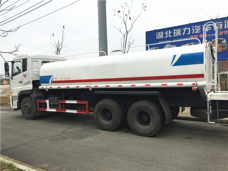 Dongfeng 6x4 20000L Water Tank Truck