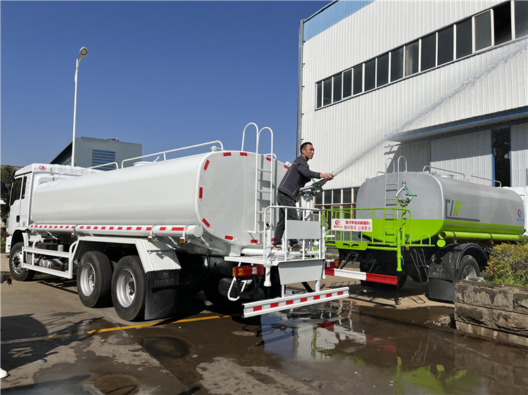 Shacman 6x4 18000L Water Tank Truck