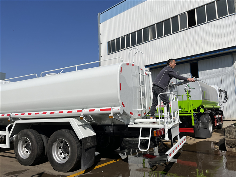 Shacman 6x4 18000L Water Tank Truck