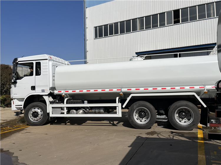 Shacman 6x4 18000L Water Tank Truck