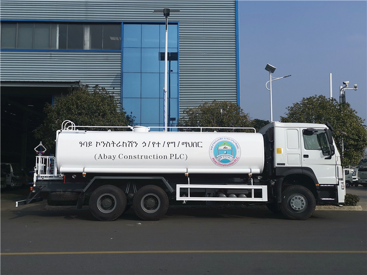 SINOTRUK HOWO 6x4 20m3 Water Tanker Truck