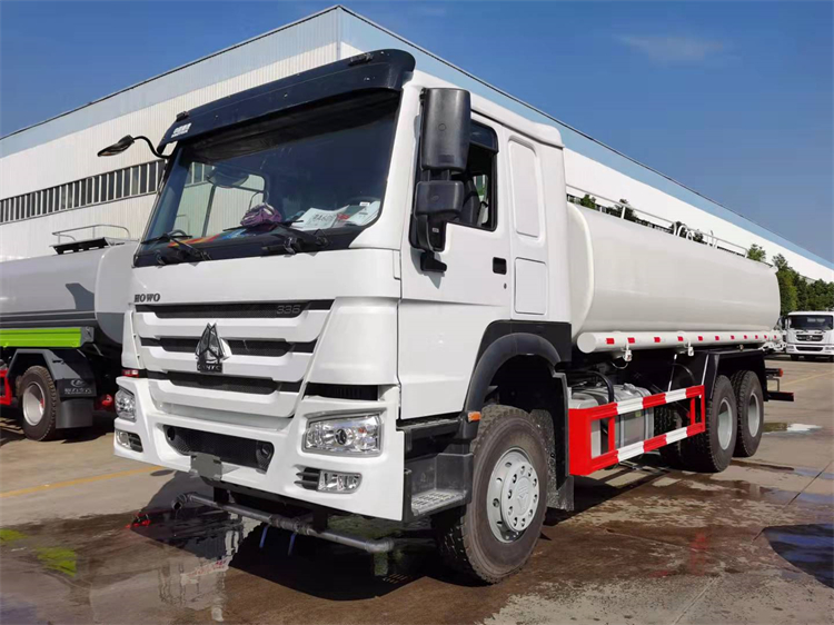 SINOTRUK HOWO 6x4 20m3 Water Tanker Truck