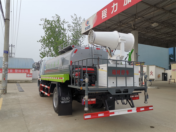 Dongfeng 4x2 8000L Water Spray Truck