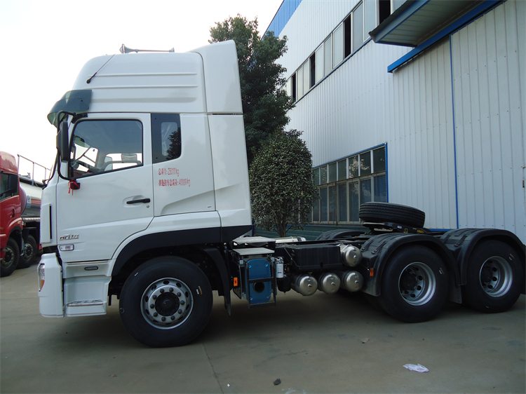 Dongfeng Tianlong 6x4 375HP Tractor Truck