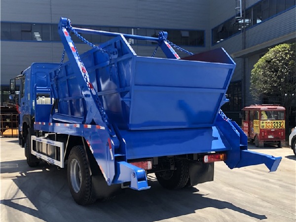 SINOTRUK HOWO 4x2 10m3 Skip Loader Garbage Truck