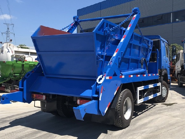 SINOTRUK HOWO 4x2 10m3 Skip Loader Garbage Truck