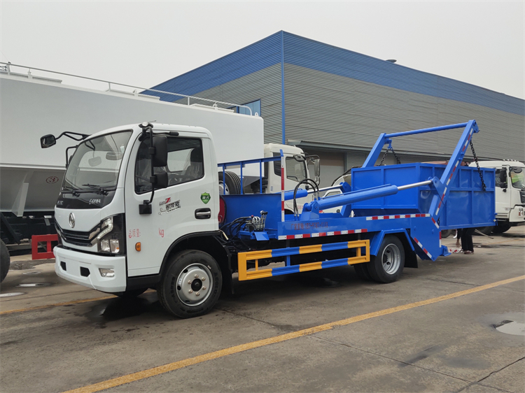 Dongfeng 4x2 5000L Skip Loader Garbage Truck