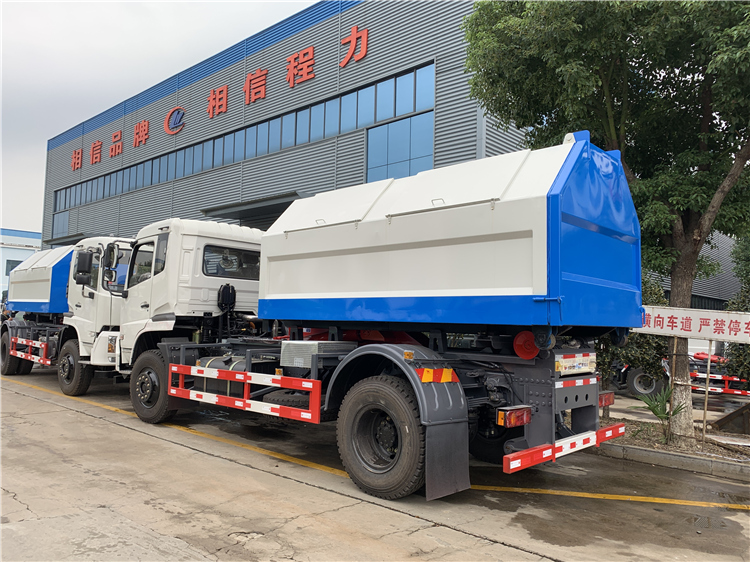 Dongfeng 4x2 12000L Arm-roll Garbage Truck