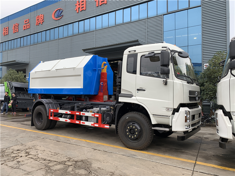 Dongfeng 4x2 12000L Arm-roll Garbage Truck