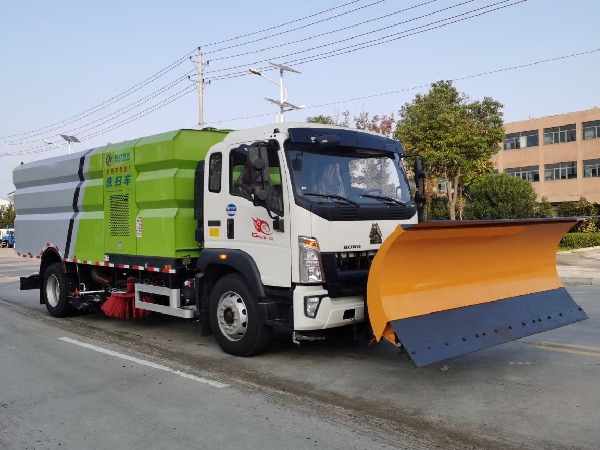 SINOTRUK HOWO 4x2 Road Sweeping Washing Truck