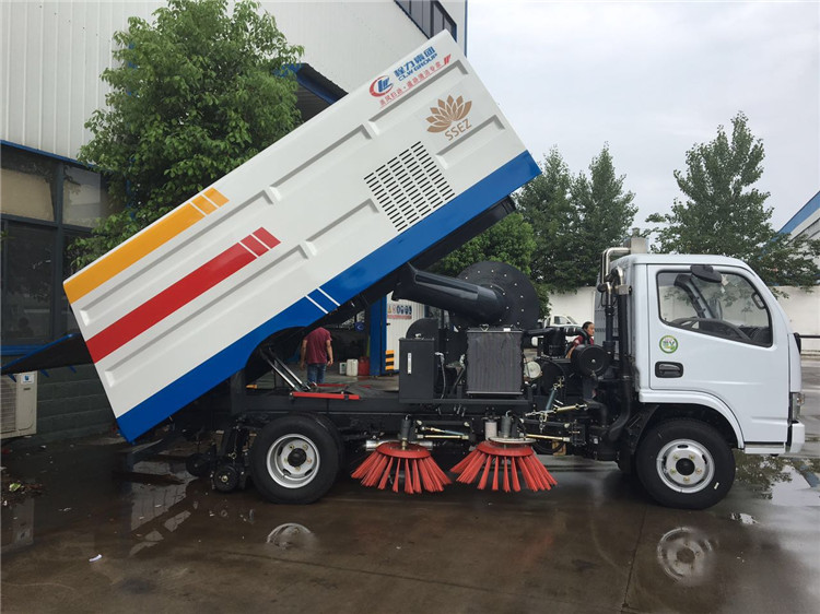 Dongfeng 4x2 Small Sweeper Truck