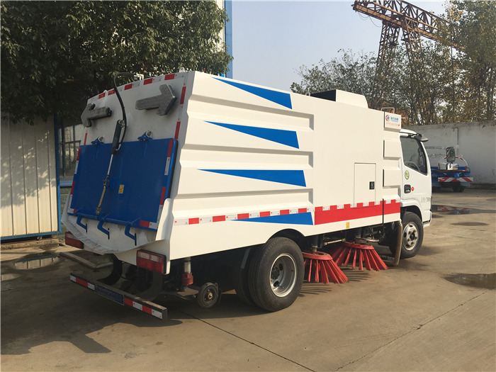 Dongfeng FRK 4x2 Road Sweeper Truck With Sprinkler