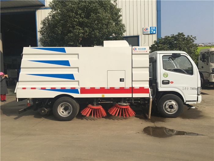 Dongfeng FRK 4x2 Road Sweeper Truck With Sprinkler