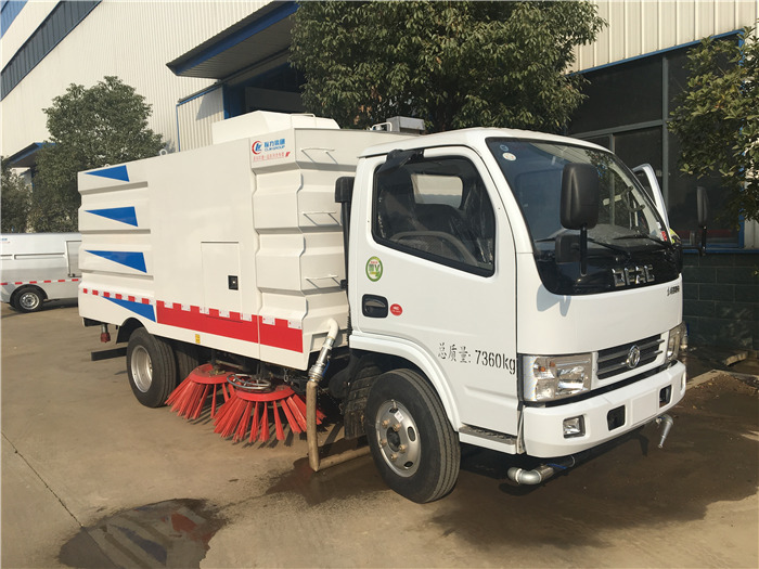 Dongfeng FRK 4x2 Road Sweeper Truck With Sprinkler