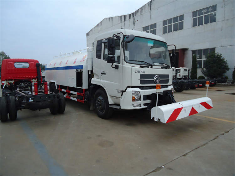 Dongfeng Tianjin 4x2 High-pressure Jetting Truck