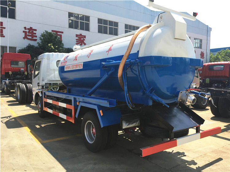 Dongfeng 4x2 6000L Vacuum Sewage Suction Truck