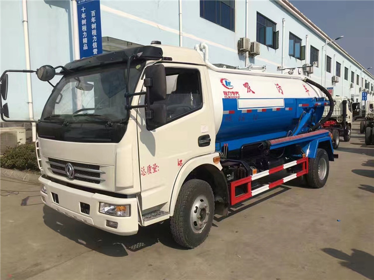 Dongfeng 4x2 6000L Vacuum Sewage Suction Truck