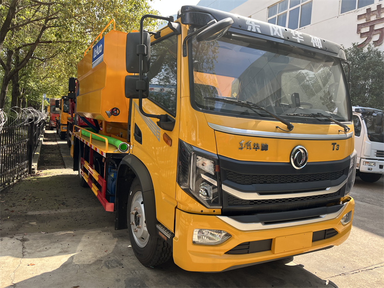 Dongfeng 4x2 10m3 Cleaning & Sewage Suction Truck