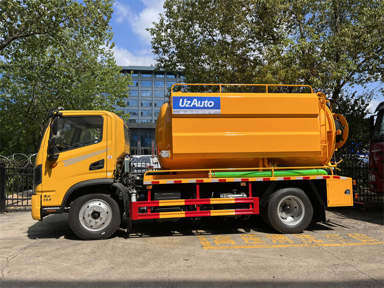 Dongfeng 4x2 10m3 Cleaning & Sewage Suction Truck