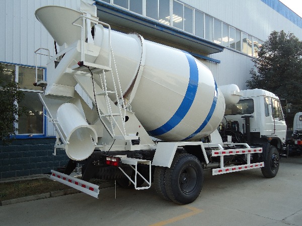 Dongfeng 4x2 6m3 Concrete Mixer Truck