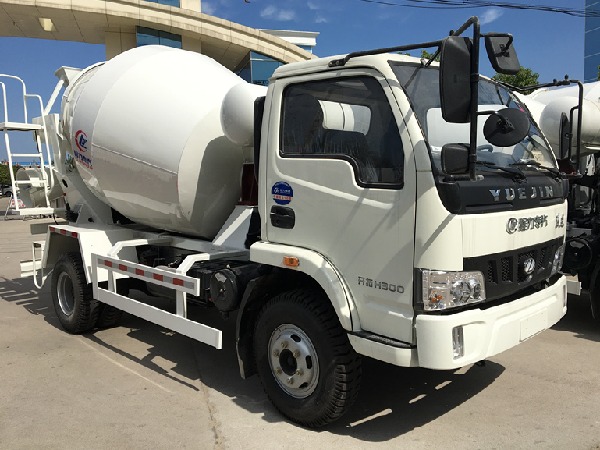 YUEJIN 4x2  Mini Concrete Mixer Truck 3-4m3