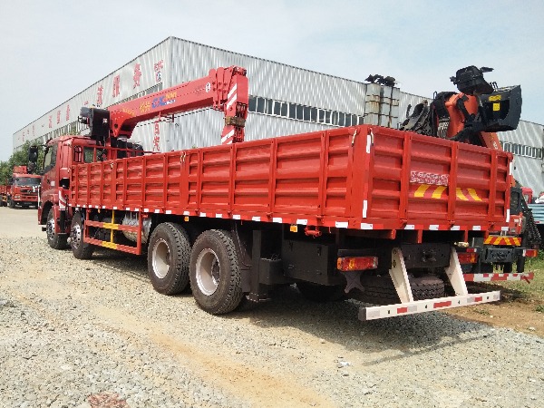 Foton Auman 8x4 Truck With Crane