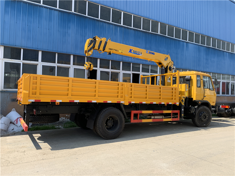 Dongfeng 153 RHD 4x2 Truck Mounted Crane