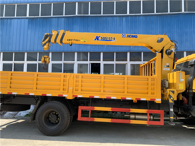 Dongfeng 153 RHD 4x2 Truck Mounted Crane