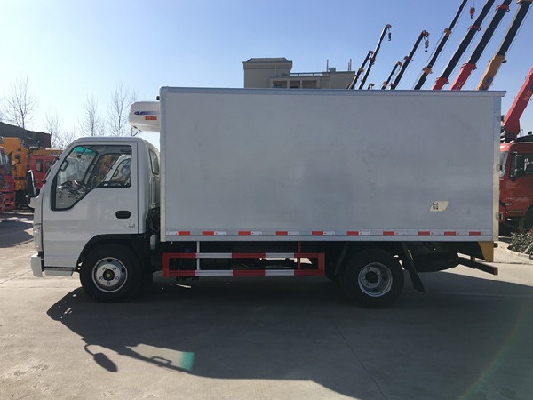 ISUZU 100P 4x2 3-5T Small Freezer Van Truck