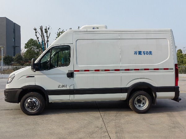 IVECO DAILY 8AT 4x2 2-3T Refrigerated Van Truck