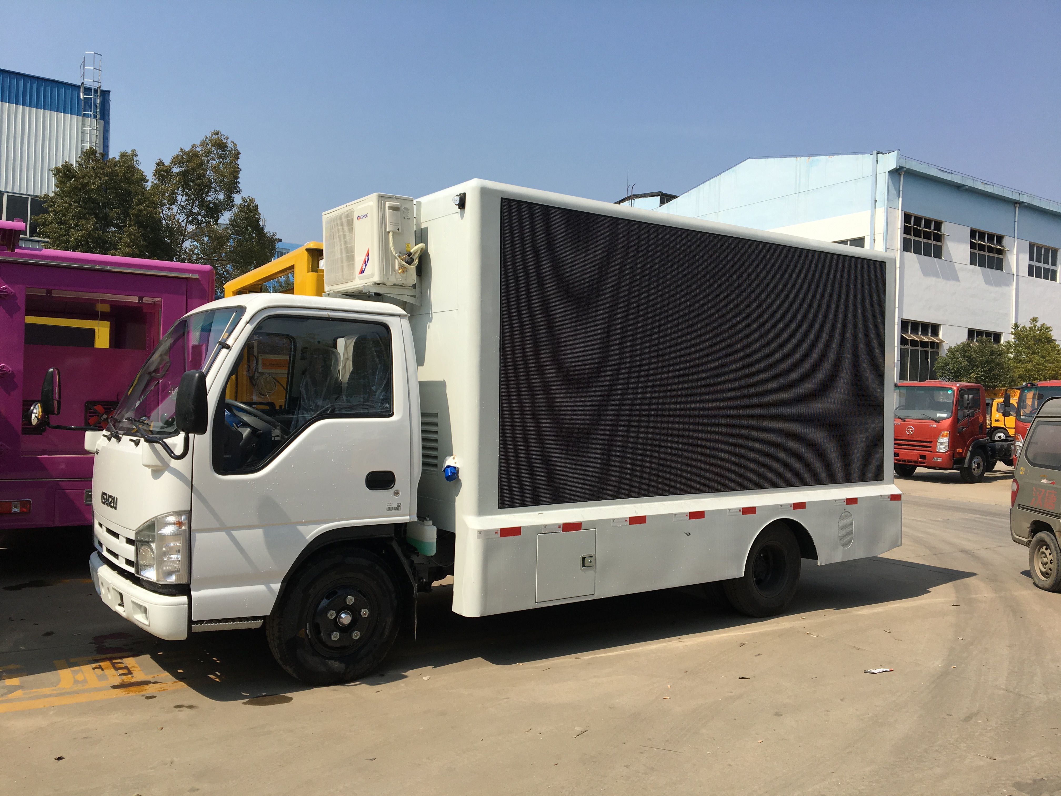 ISUZU P100 4x2 LED Advertising Truck