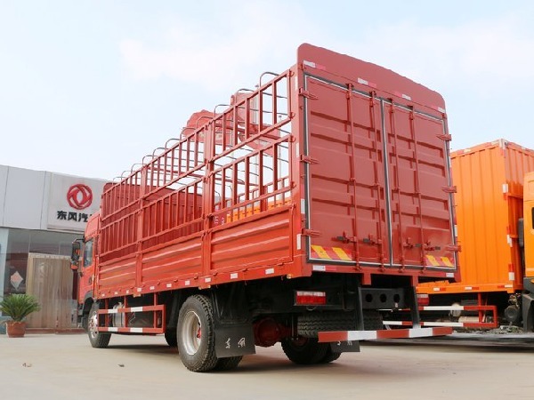 Dongfeng D9 4x2 12T Fence Cargo Truck