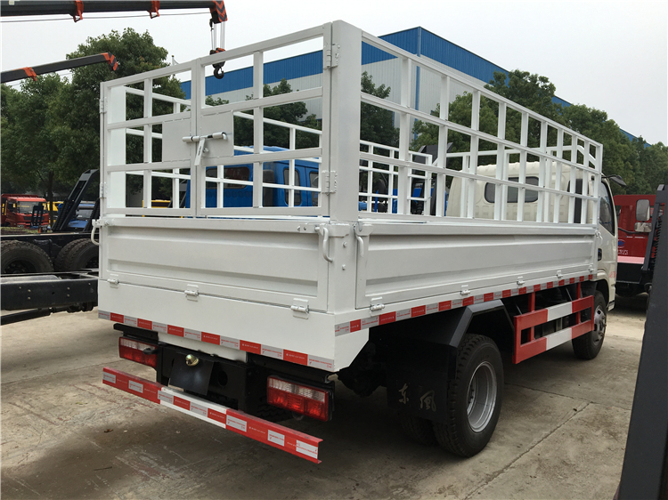 Dongfeng FRK 4x2 3-4T Cows Transport Cargo Truck