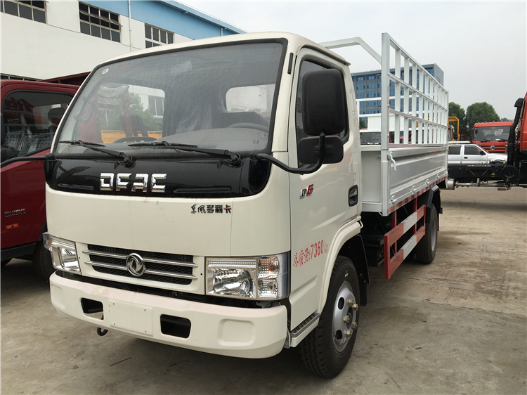 Dongfeng FRK 4x2 3-4T Cows Transport Cargo Truck