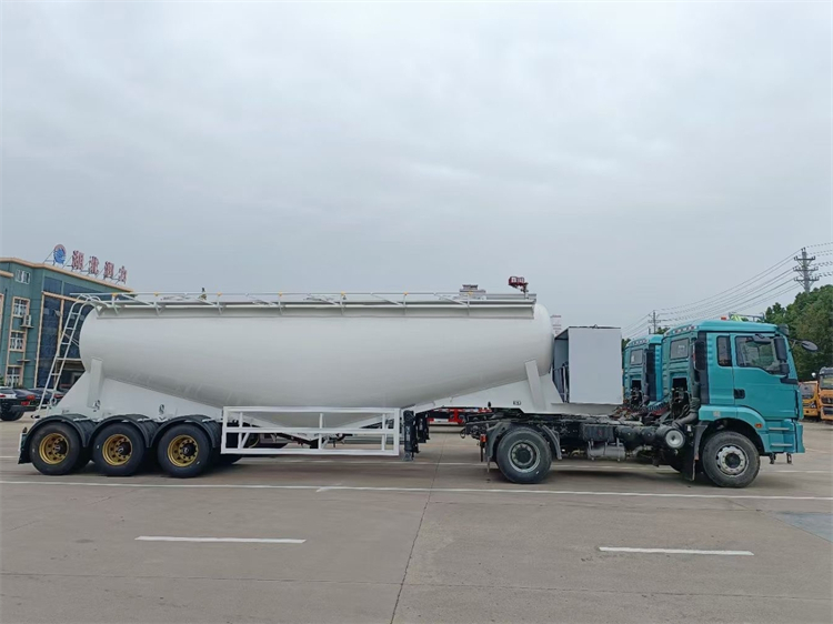 3 Axles 45m3 Bulk Cement Transport Truck Trailer