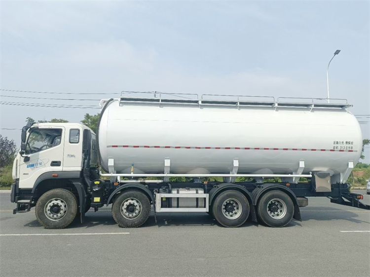 FOTON 8x4 35m3 Bulk Cement Truck