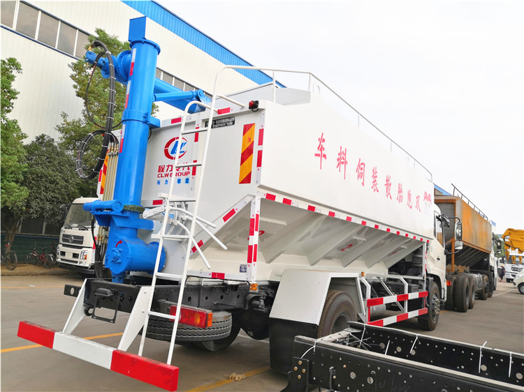 Dongfeng Tianjin 4x2 22m3 Bulk Feed Truck