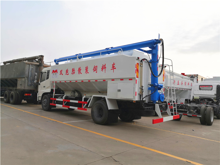 Dongfeng Tianjin 4x2 22m3 Bulk Feed Truck