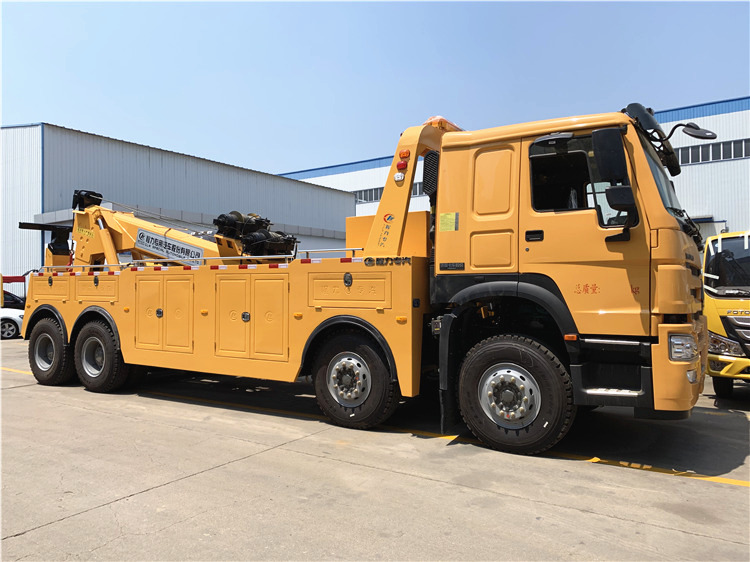 SINOTRUK HOWO 8x4 30T Wrecker Towing Truck