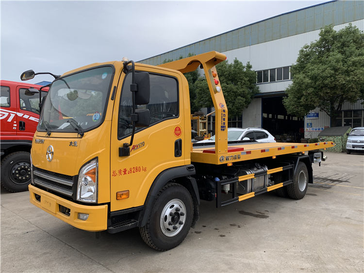 DAYUN 4x2 4T Flatbed Wrecker Truck