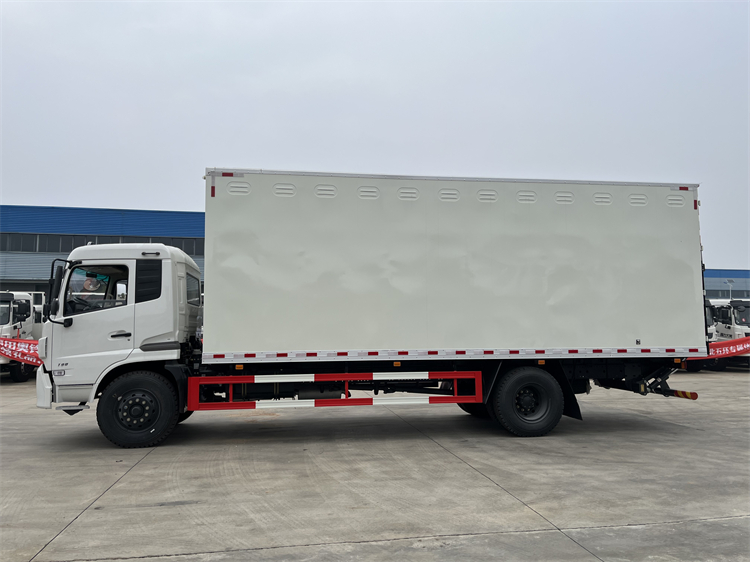 Dongfeng KR 4x2 12-15T Van Truck