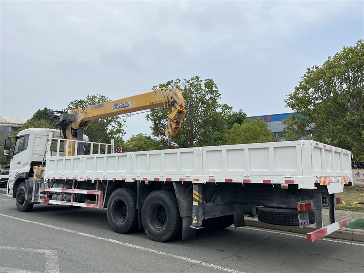 DONGFENG KC 6x4 18 Ton Lorry Truck Mounted Crane