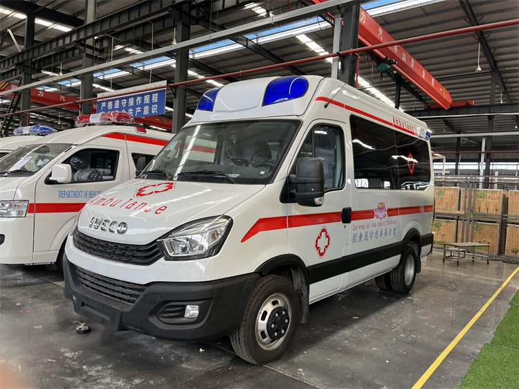 IVECO DAILY 4x2 Mobile Medical Ambulance Car