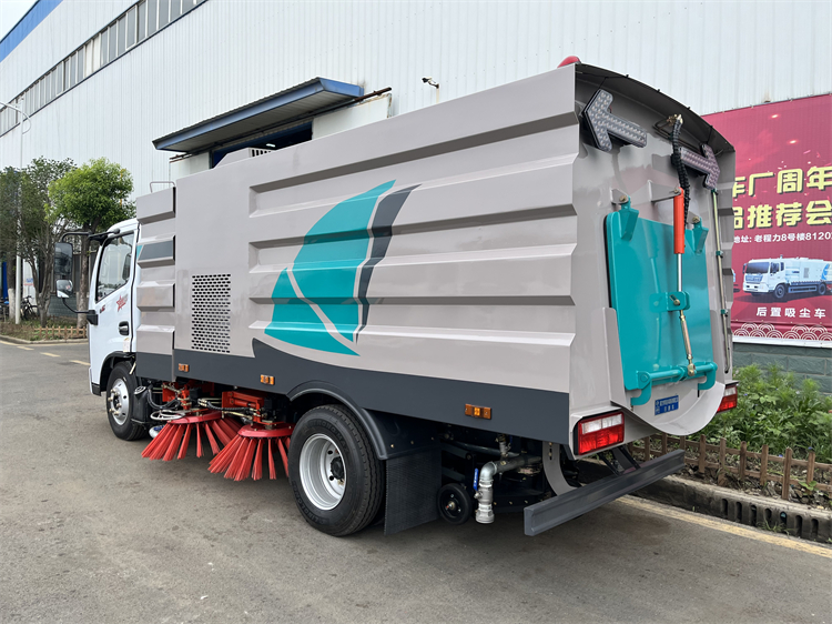 Dongfeng D6 4x2 Small Road Sweeper Truck For Sale